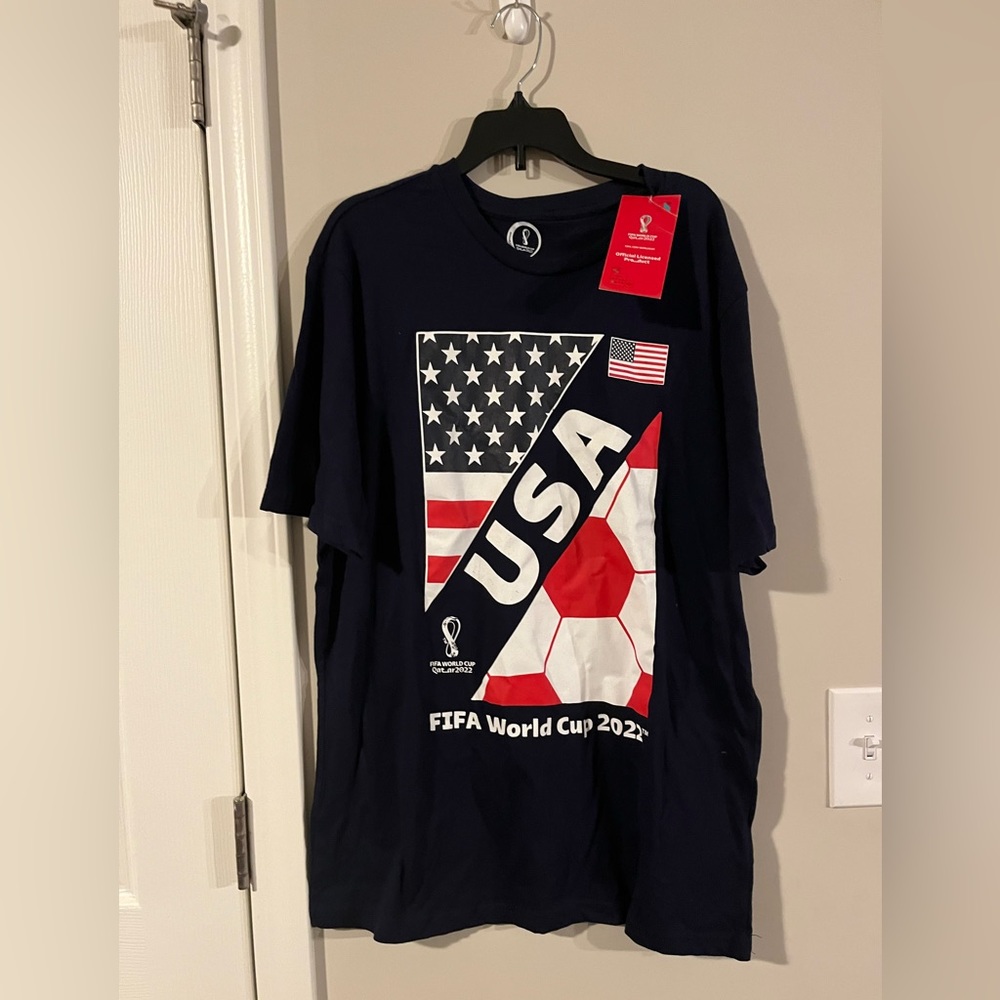 ⭐️ New! Men’s Large FIFA World Cup 2022 T-shirt USA, Navy